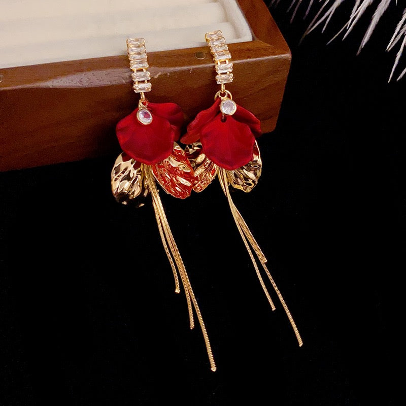 33. Aretes de circón de lujo 