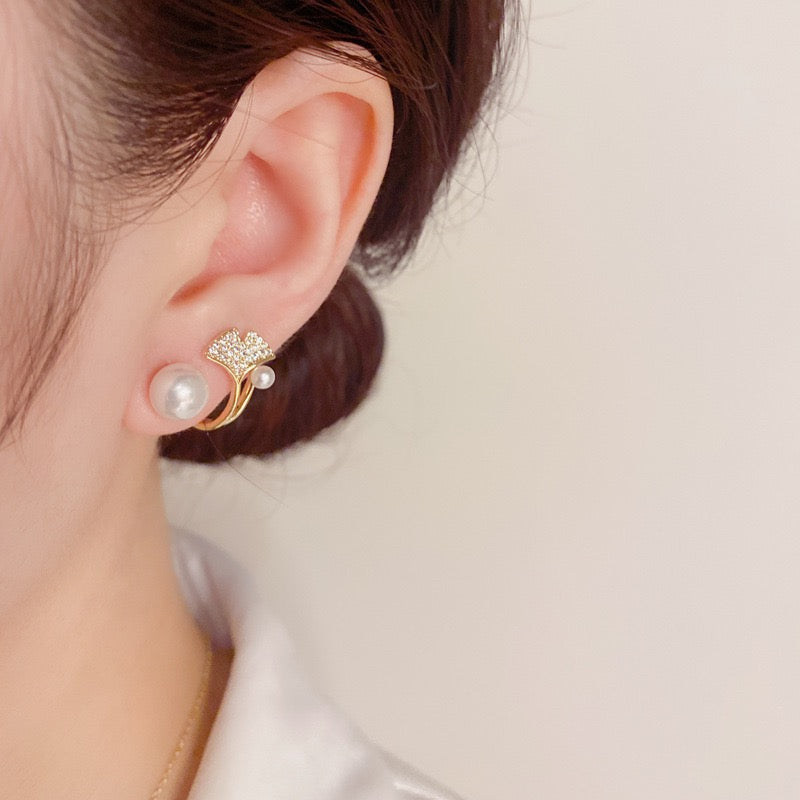 577.Pearl Ginkgo Leaf Earrings