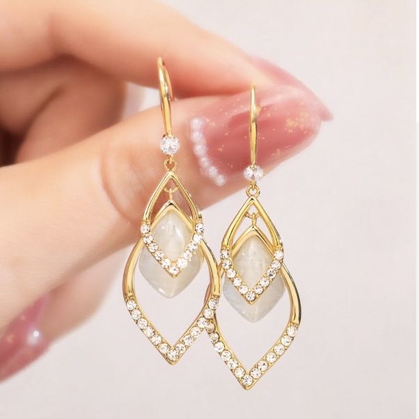 12. Pendientes dobles elegantes 