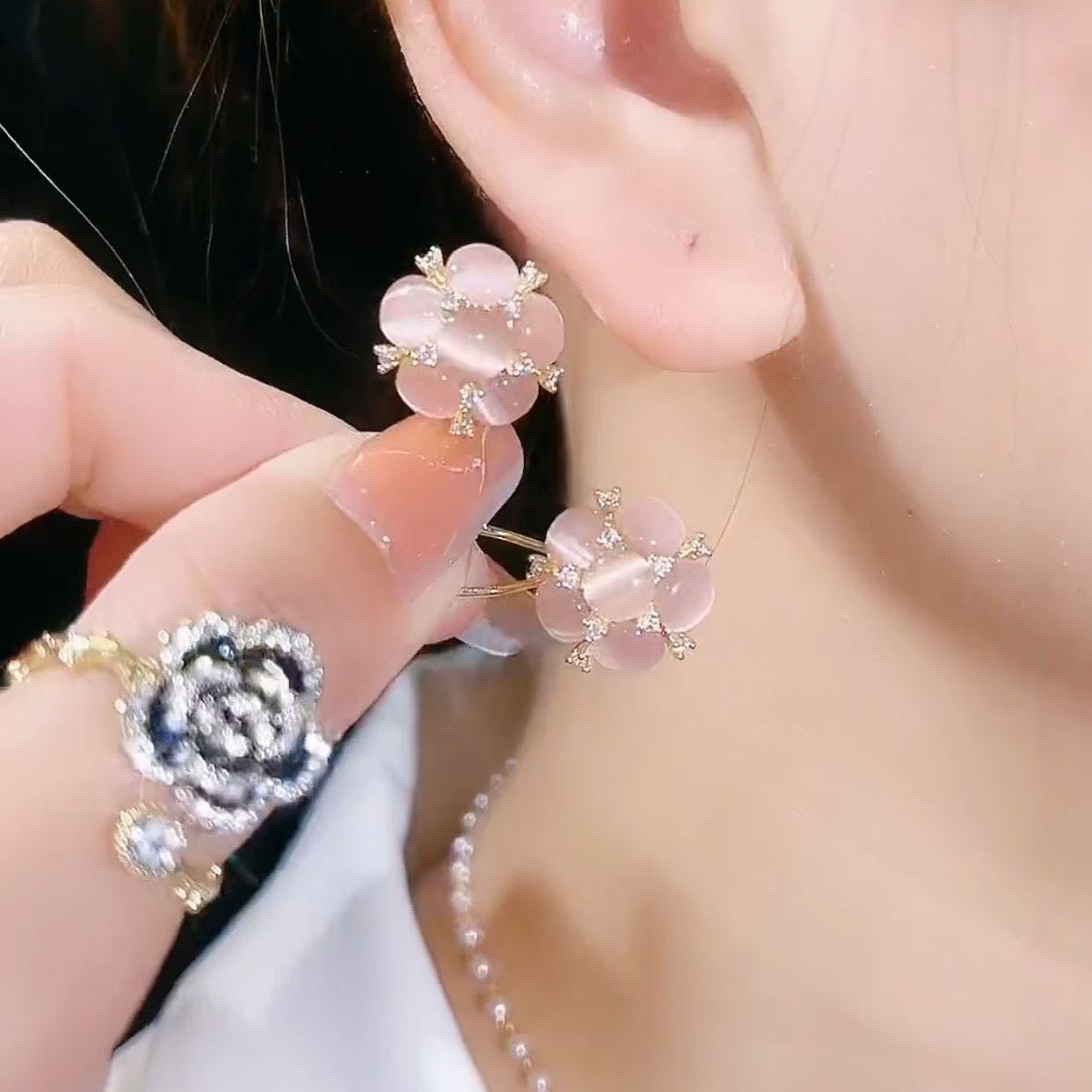 72.Cat's Eye Flower Earrings